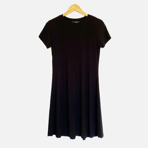 NWT Norma Kamali Timeless Crew Neck Short Sleeve Swing Dress in Black Small - Picture 1 of 6
